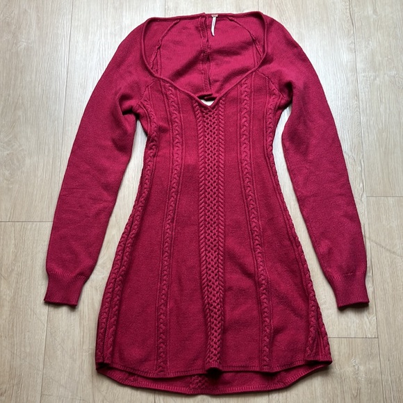 Free People Small World Cable Knit Cranberry
Red Mini Sweater dress LARGE 0968 - Picture 4 of 8